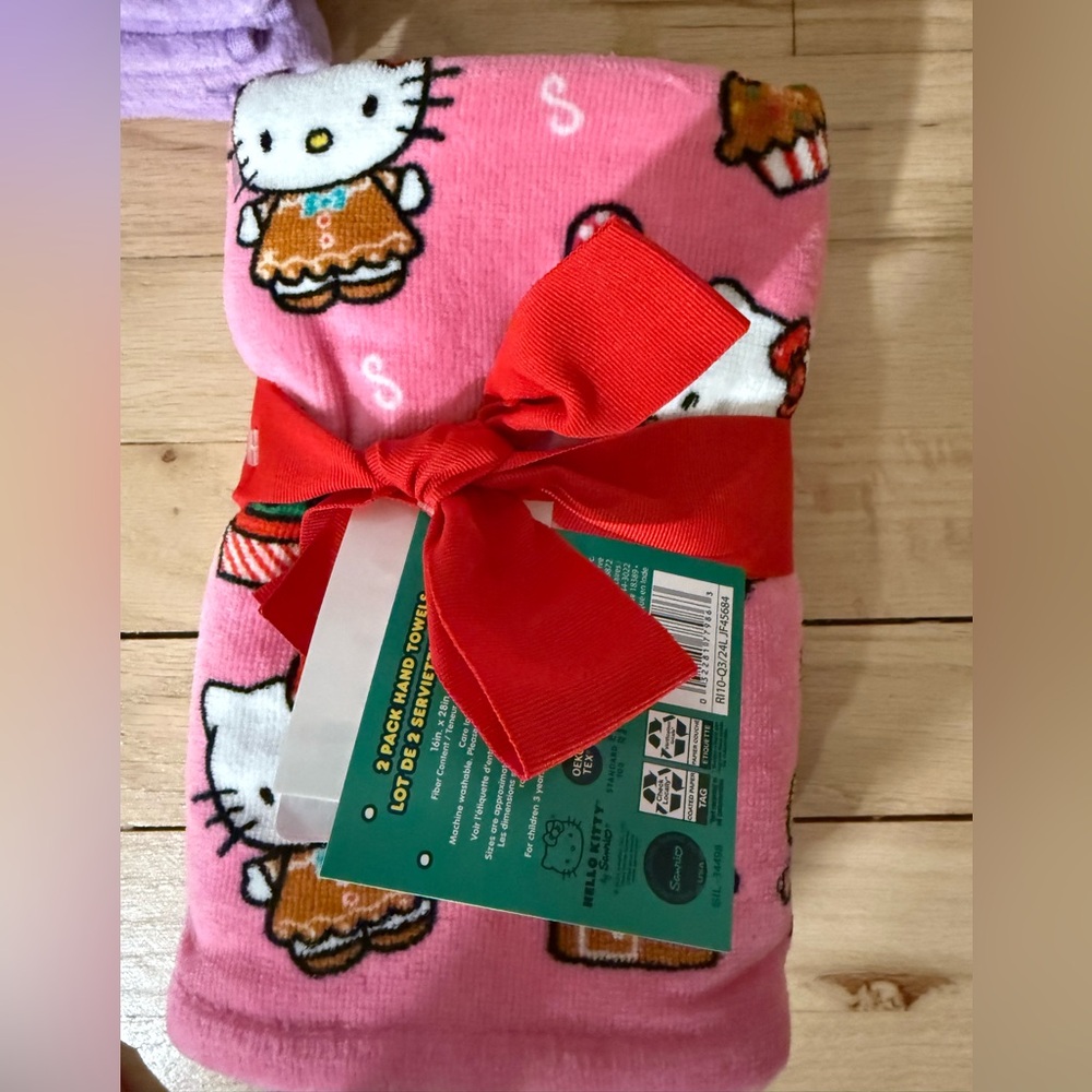 Hello Kitty set of 2 hand towels